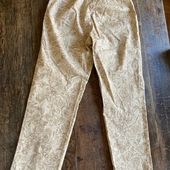 Vintage y2k tan/beige/white paisley printed pants by Ann Taylor. Size 2p - Picture 1 of 4